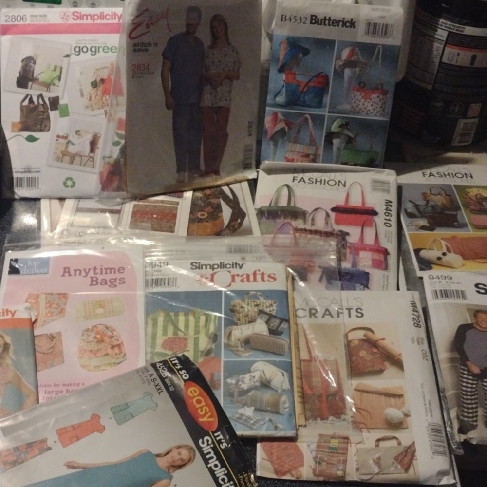 5 Lbs.Sewing Patterns - Picture 3 of 5
